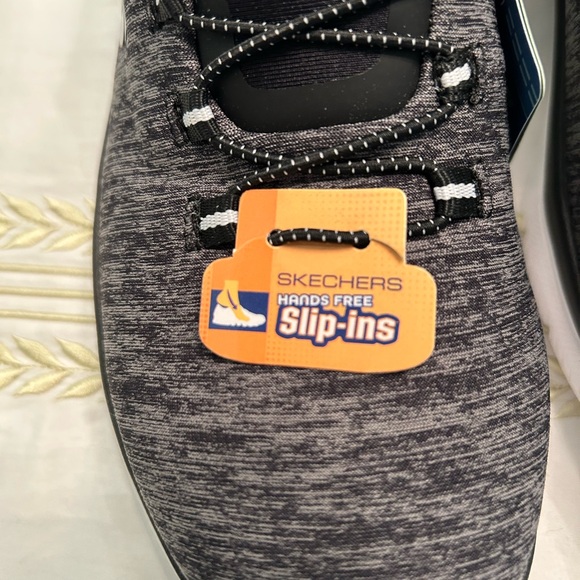 Skechers Slip Ins Black and White Athletic Shoes Size 6 New With Tags - Picture 8 of 8